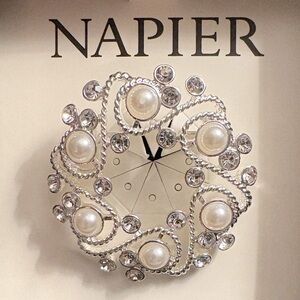NWT Napier “Gift Boxed” Silver-Tone Pearl Wreath Brooch